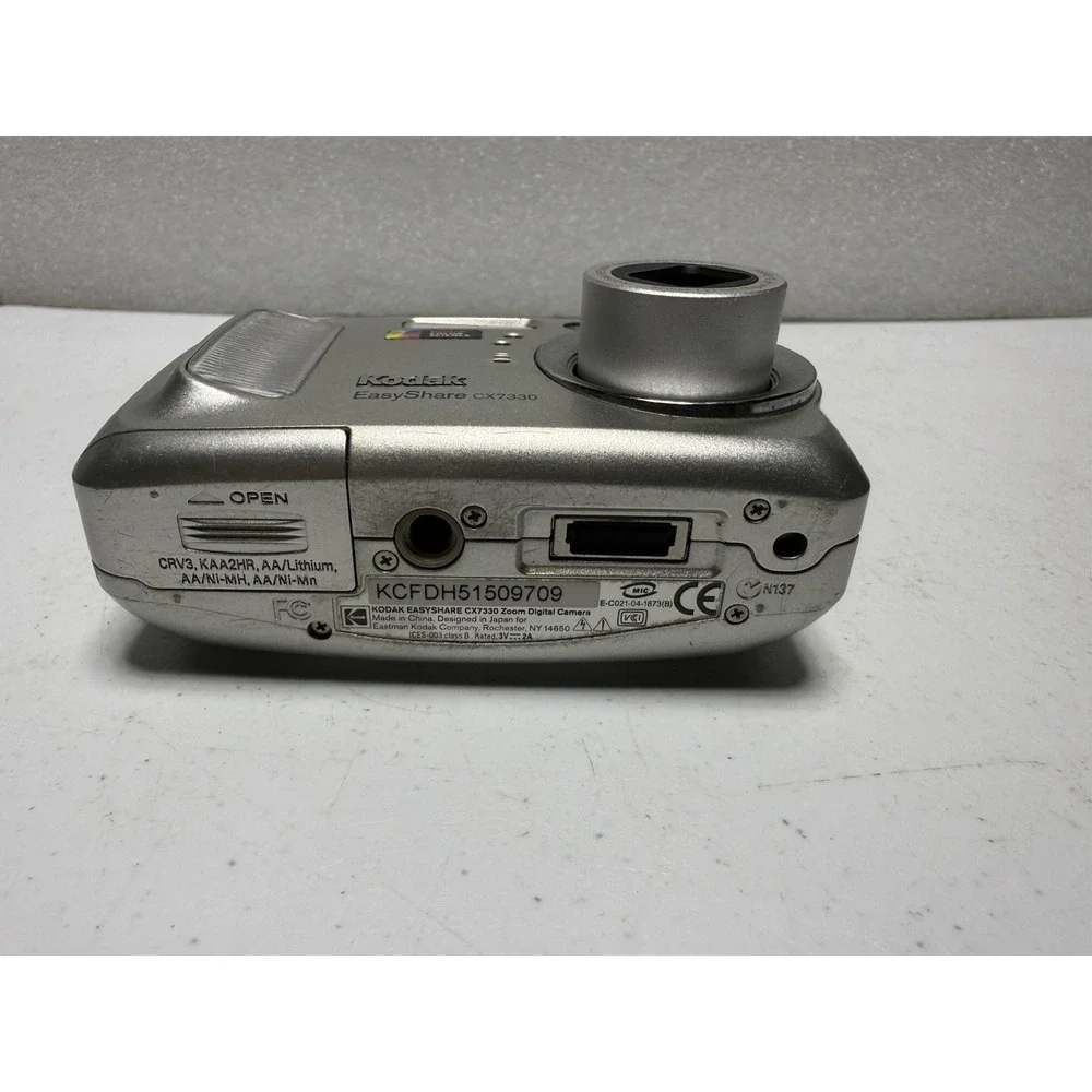 Parts Or Fix Kodak Digital Camera Easyshare CX7330 3.1MP Silver Read Description